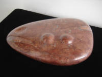 Semilla, marmol rojo, 30 x 22 x 10 cm